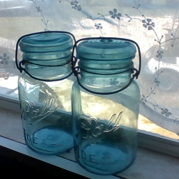 Two Beautiful Blue vintage mason jars - Picture 2 of 2